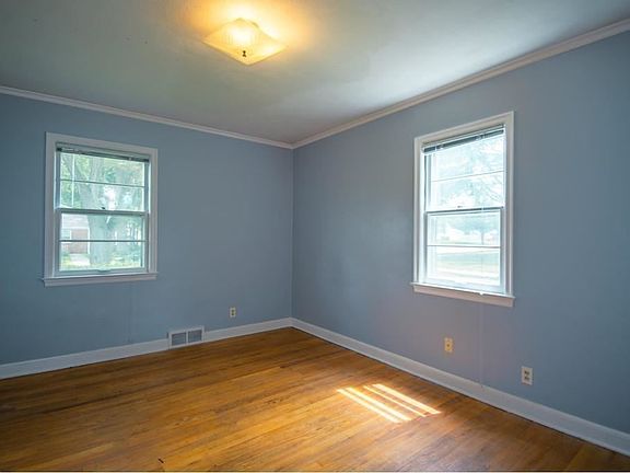 4th image of 1622 Fairview Ct