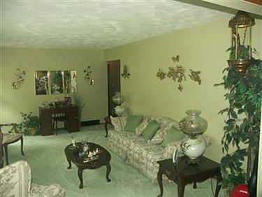 5th image of 1450 Heights View Dr