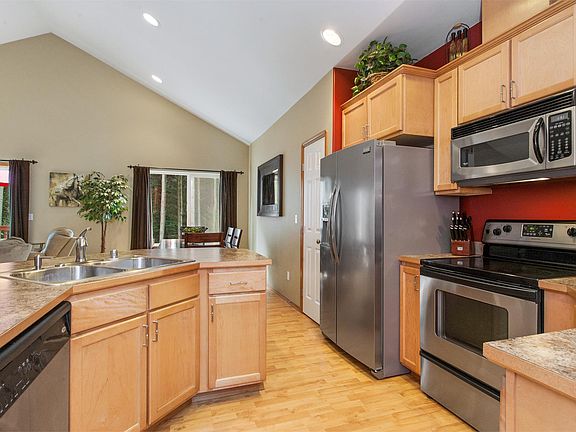 5th image of 18732 62nd Ave NW