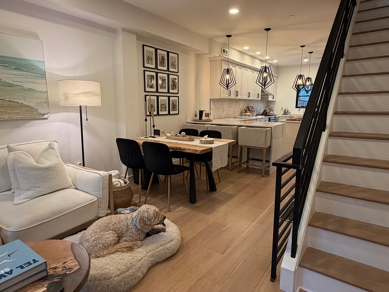 3 bed, 2600 sqft, $5,000 — Photo 2