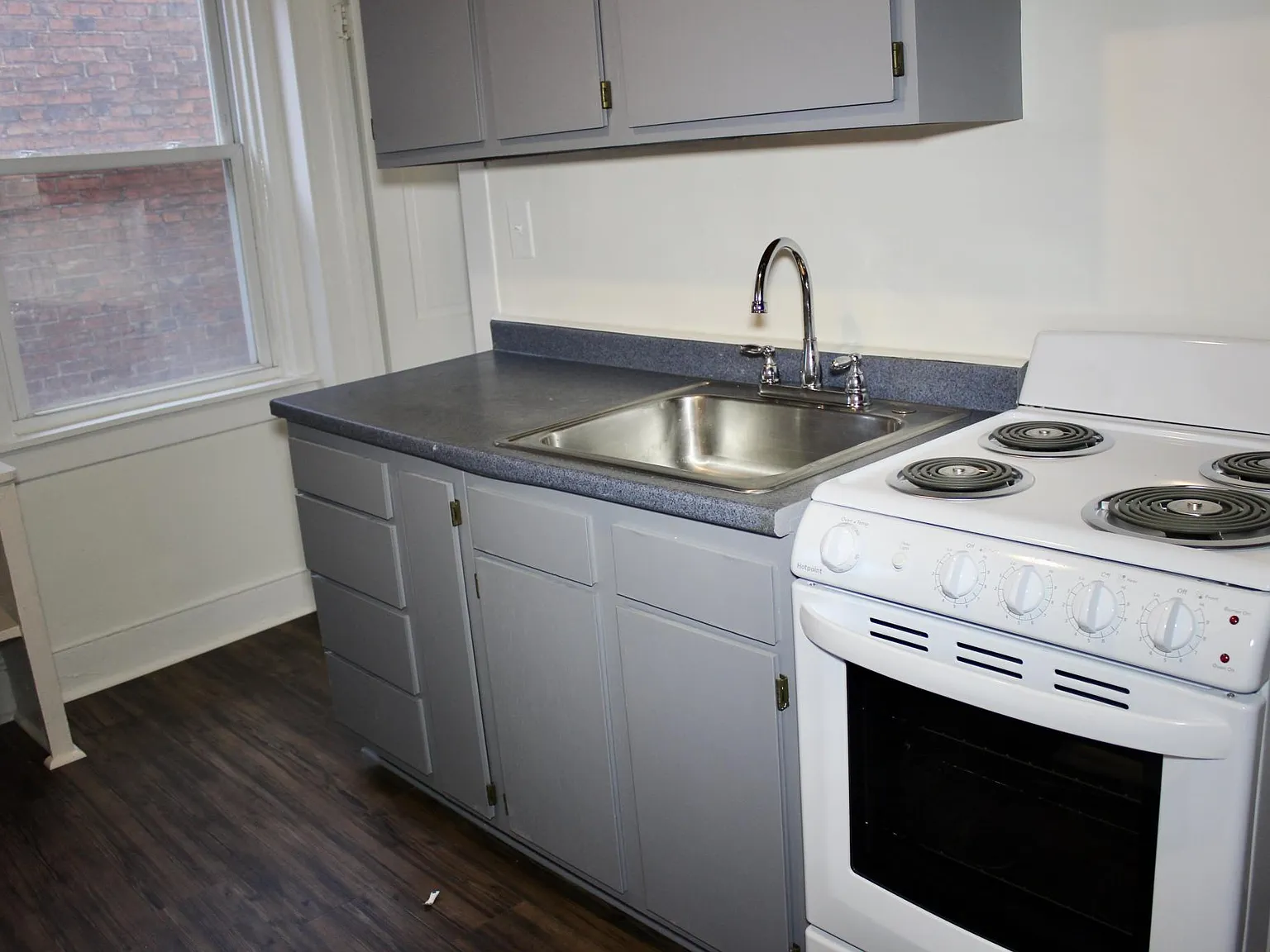1 bed, 1000 sqft, $1,200 — Photo 2