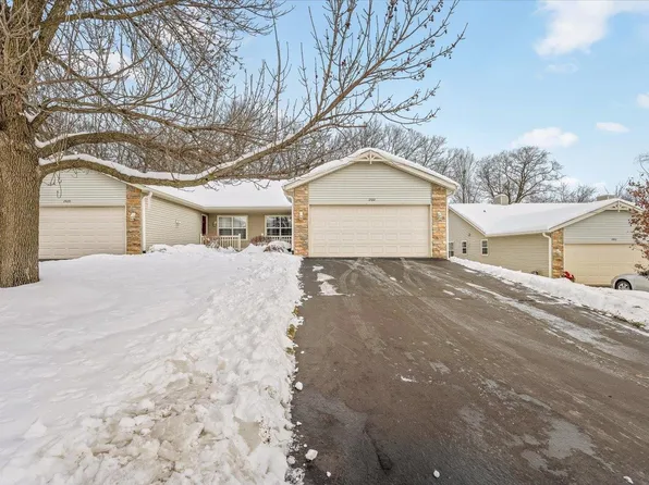 2422 Arnold Ave, Rockford, IL 61108