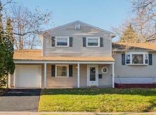14 Appleman Rd, Somerset, NJ 08873