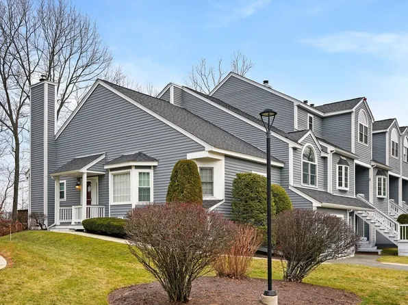 1200 Salem St APT 190, Lynnfield, MA 01940