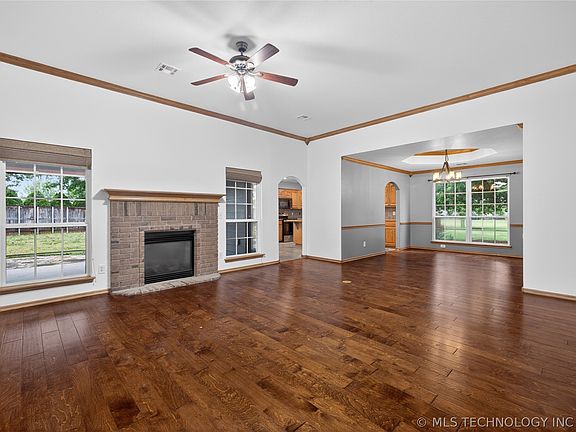 5th image of 7820 N 161st East Ct