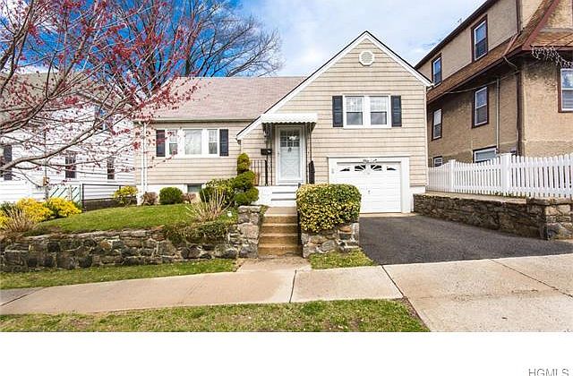 1st image of 111 Sweetfield Cir