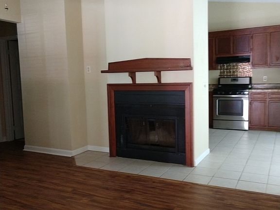3rd image of 1504 Twin Lakes Cir