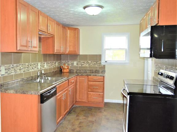 2nd image of 301 Plum St