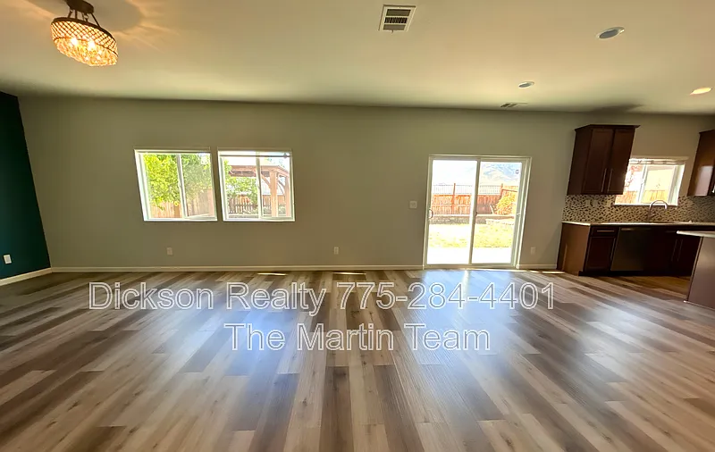 4 bed, 3.0 bath, 2617 sqft, $2,995 — Photo 2
