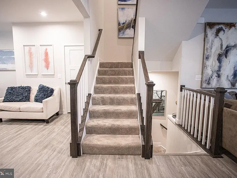 7821 Cove Point Dr — Photo 15