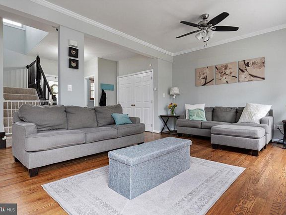 4th image of 54 Archwood Ave