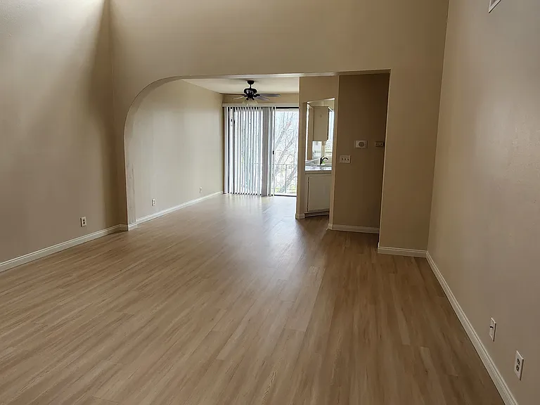 7211 Cozycroft Ave #68 — Photo 10
