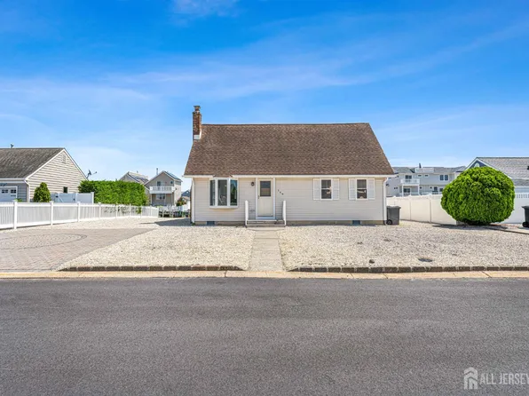 149 Arthur Dr, Manahawkin, NJ 08050