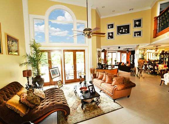 Home For Sale In The Colony at LErmi