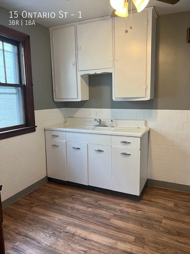 3 bed, 1000 sqft, $1,350 — Photo 4