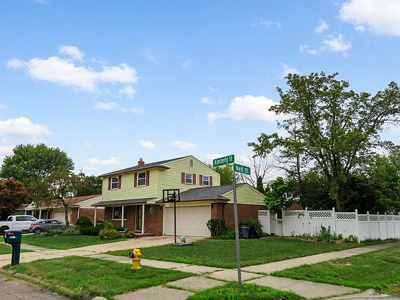 2nd image of 36714 Kimberly St