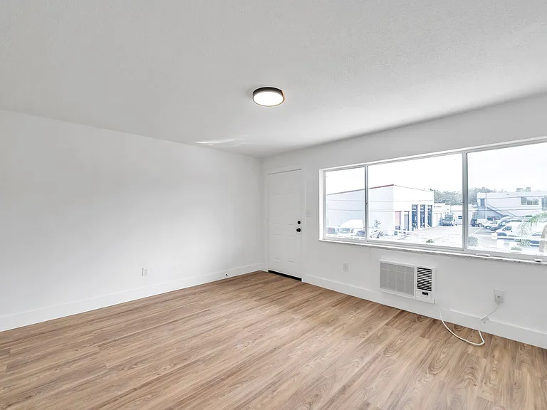 2366 Shelley St #13 — Photo 12