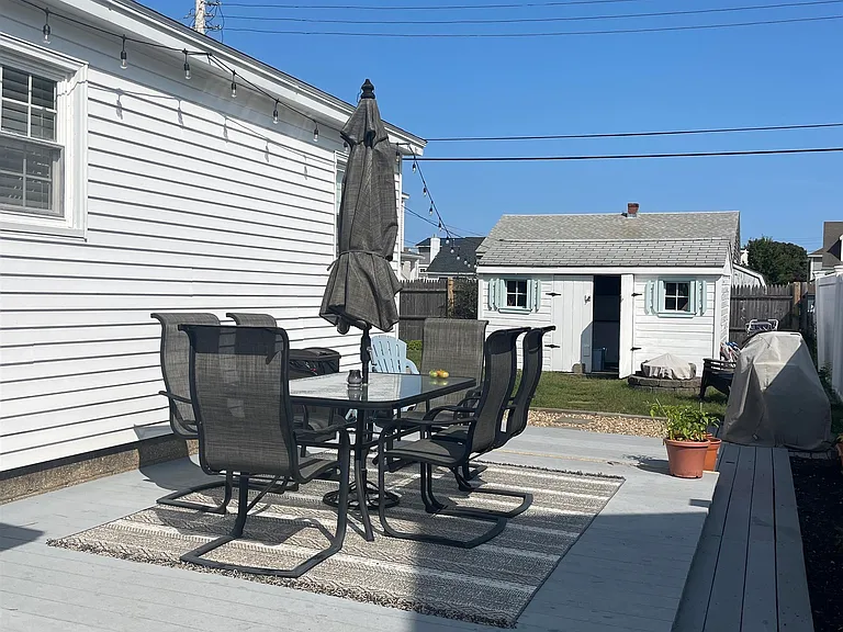 228 Bristol St — Photo 3