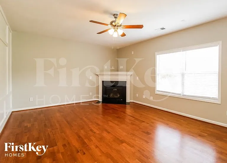 6000 Black Willow Dr — Photo 3
