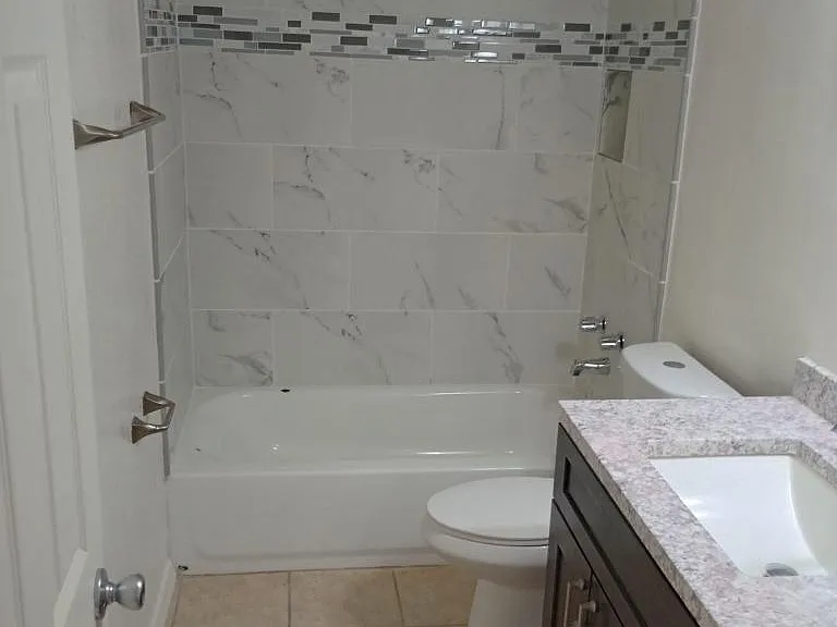 401 N D St #11 — Photo 5