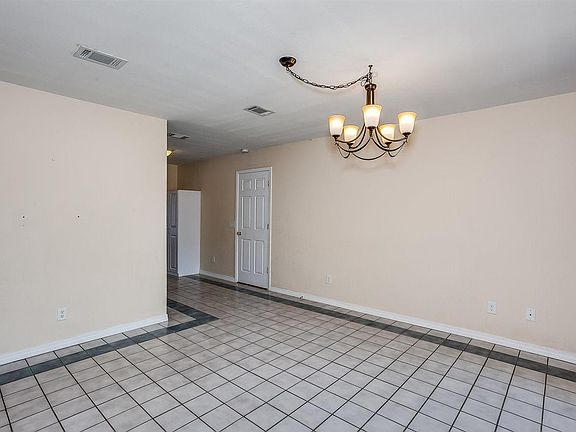 5th image of 3460 Willow Ln