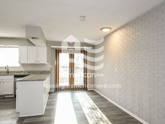1542713_004_wm_-_dining_room_13335774.jpg