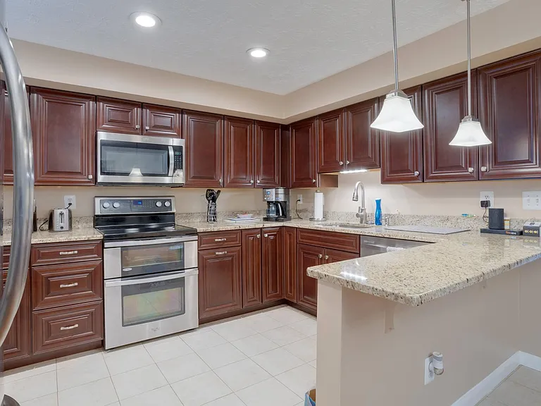 7955 Tyson Oaks Cir — Photo 4