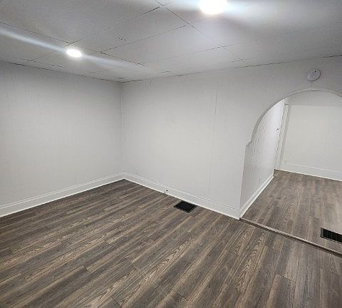 5th image of 129 Maple Ave #1LOWER