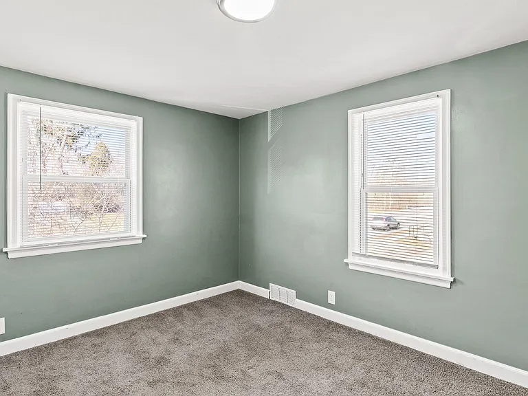 346 N 21st St — Photo 21