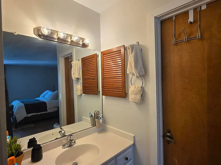 717 Botetourt Gdns — Photo 19