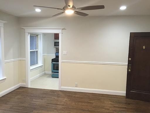 1st image of 4000 N Ashland Ave