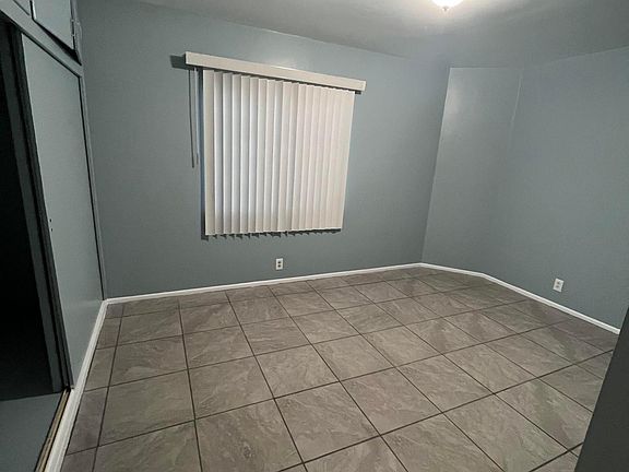 4th image of 2732 Willow Pl #C