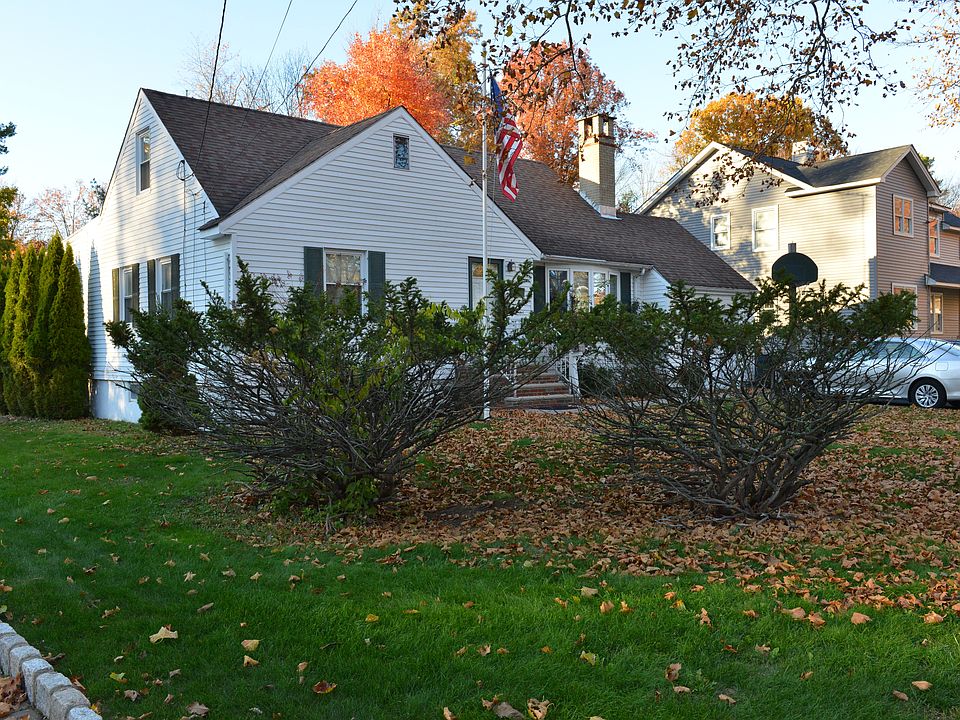 2nd image of 11 Evelyn Rd