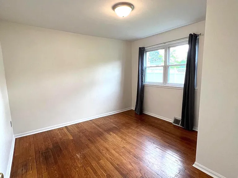 1907 Columbia Ave — Photo 9