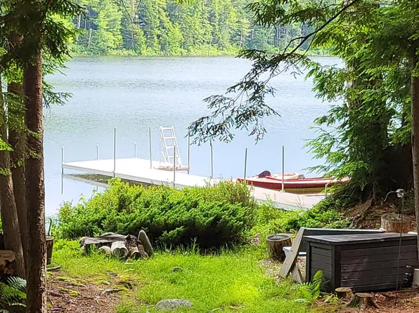 2706 Level Hill Road, Palermo, ME 04354