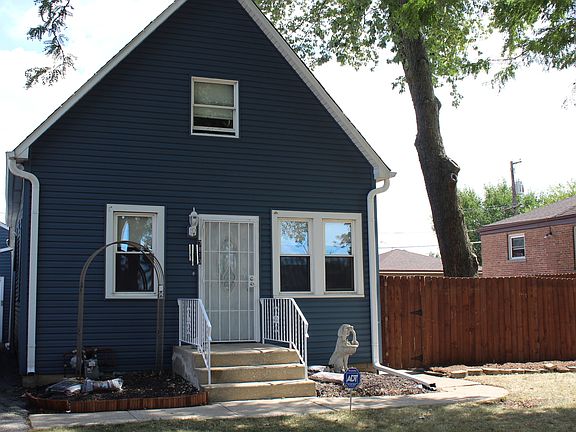 3rd image of 7813 McVicker Ave