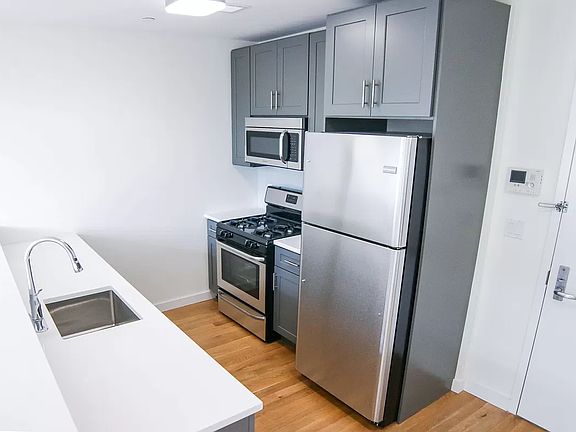 4th image of 1191 Ocean Ave #3C