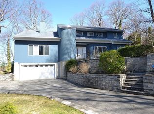 11 Milmohr Ct, Northport, NY 11768