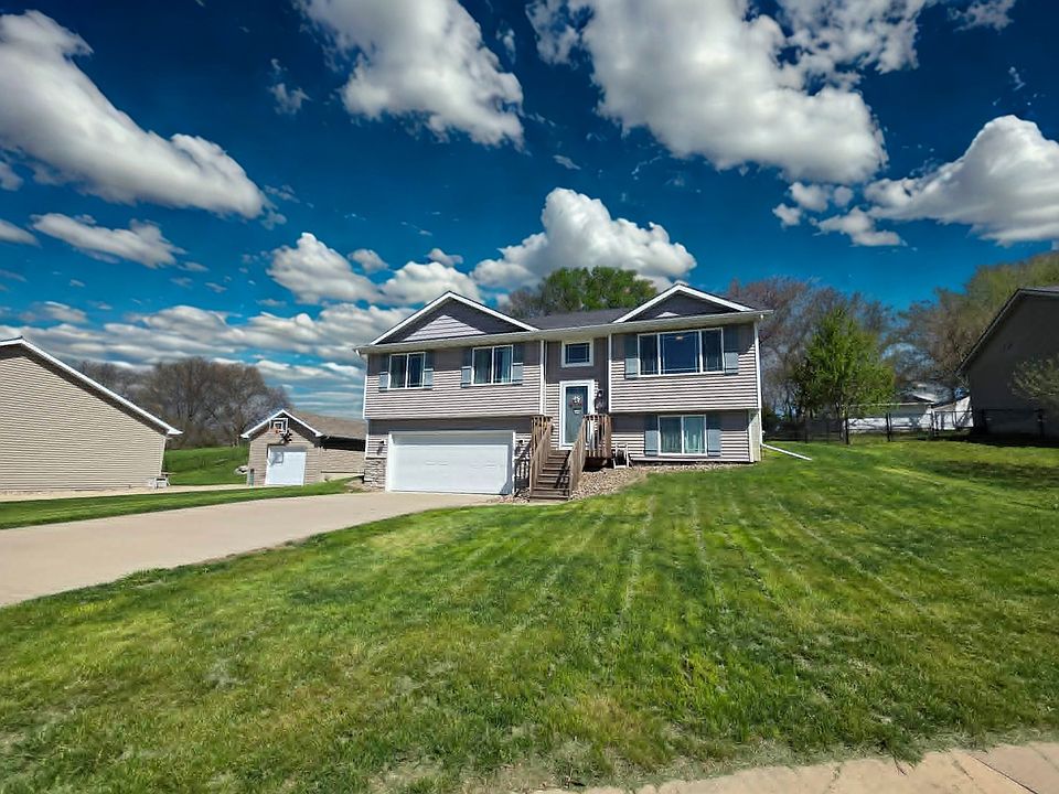1st image of 106 Rolling Vista Pl