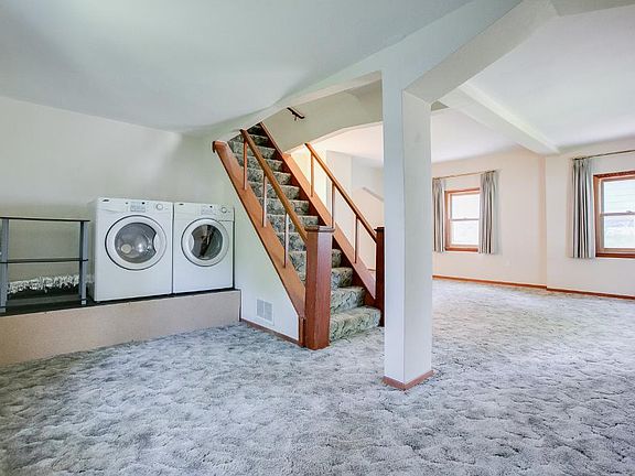4th image of 333 12th Ave S