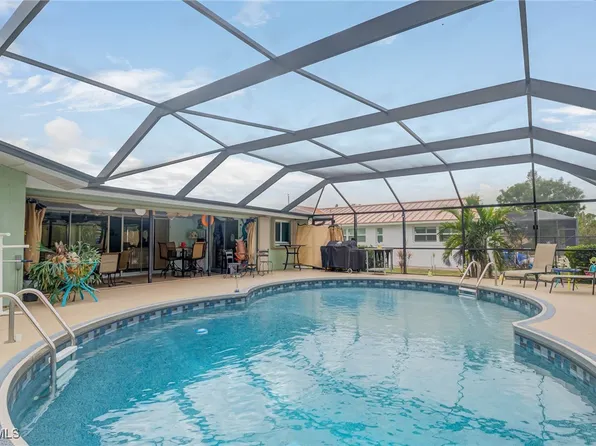 857 SE 41st St, Cape Coral, FL 33904