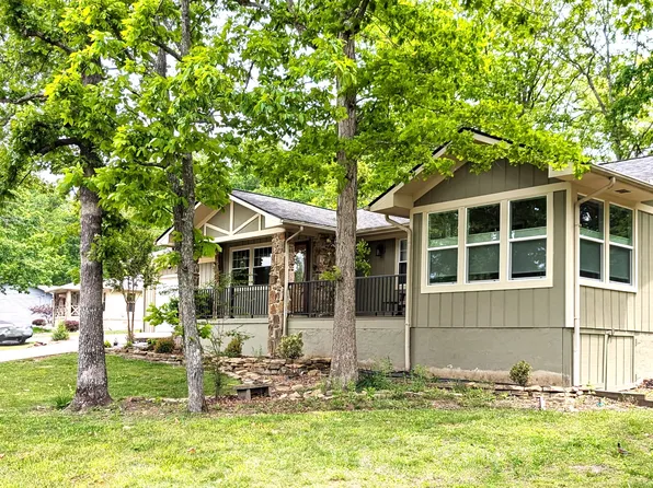 146 Lakeshire Dr, Crossville, TN 38558