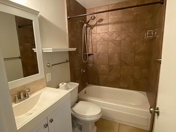 3rd image of 5182 Shenandoah St #5182