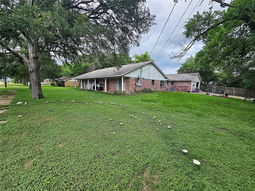 1003 W Angeline St, Groesbeck, TX - View 3