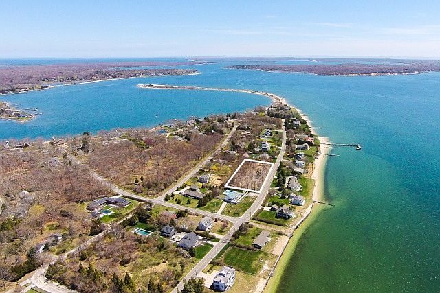 Building Lot in Silver Beach