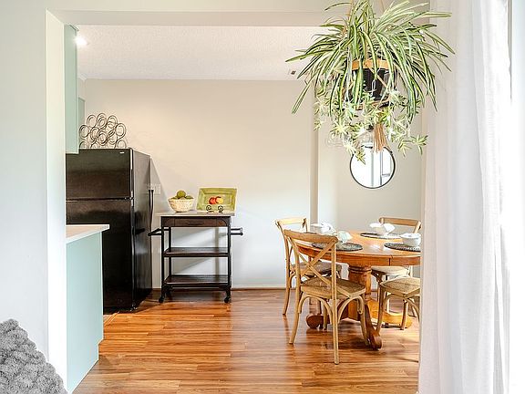 5th image of 18 Shrewsbury Green Dr #18C
