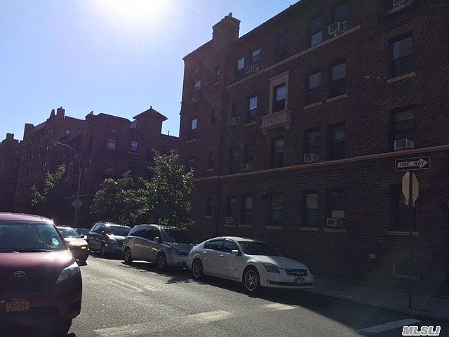 1st image of 62-64 Saunders St #C2