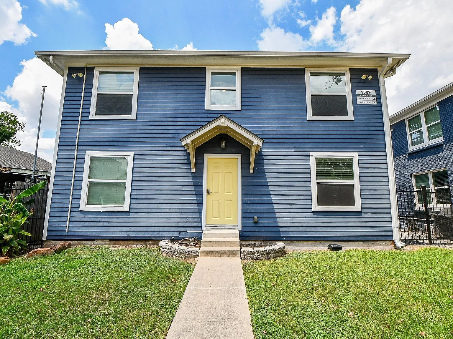 1009 Enid St — Photo 2