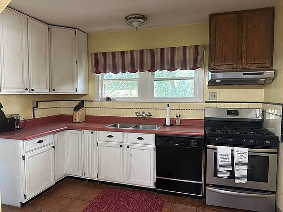 2nd image of 1516 Jepsen Avenue