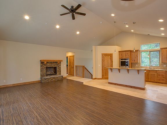 3rd image of 2447 Cattlemans Trail